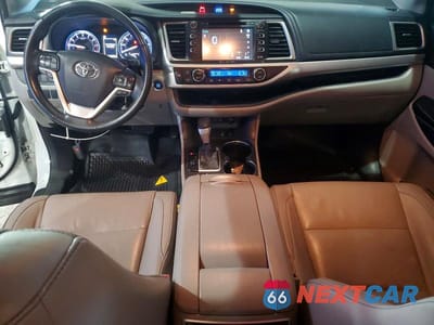 Zdjęcie 8 z 13 samochodu: 2017 TOYOTA HIGHLANDER XLE VIN:5TDJZRFH0HS518825 - miniatura