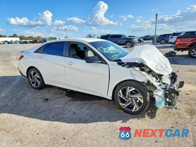 Czwarte zdjęcie samochodu z boku: 2025 HYUNDAI ELANTRA SEL SPORT VIN:KMHLM4DG4SU070401 - miniatura