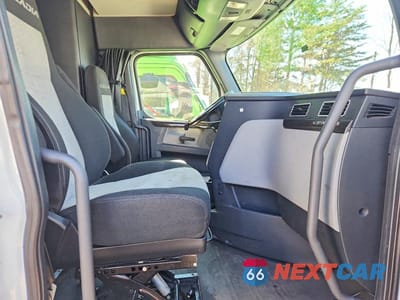 Piąte zdjęcie samochodu w środku: 2020 FREIGHTLINER CASCADIA 126 SEMI TRUCK VIN:3AKJHHDR6LSLR3362 - miniatura