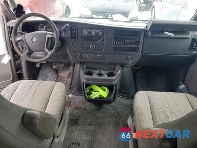 Zdjęcie 8 z 14 samochodu: 2012 GMC SAVANA G1500 VIN:1GTS7AFX7C1130452 - miniatura