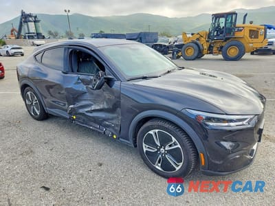 Czwarte zdjęcie samochodu z boku: 2021 FORD MUSTANG MACH-E SELECT VIN:3FMTK1RM9MMA45262 - miniatura