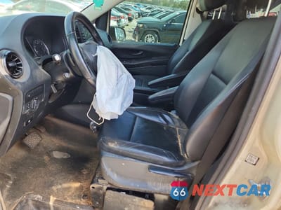 Zdjęcie 7 z 13 samochodu: 2022 MERCEDES-BENZ METRIS VIN:W1YV0BEY8N4152717 - miniatura