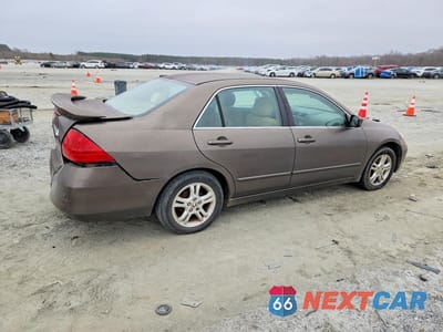 Trzecie zdjęcie samochodu z tyłu: 2006 HONDA ACCORD EX VIN:1HGCM56766A040784 - miniatura