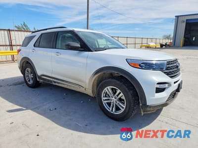 Czwarte zdjęcie samochodu z boku: 2023 FORD EXPLORER XLT VIN:1FMSK8DH0PGB18273 - miniatura