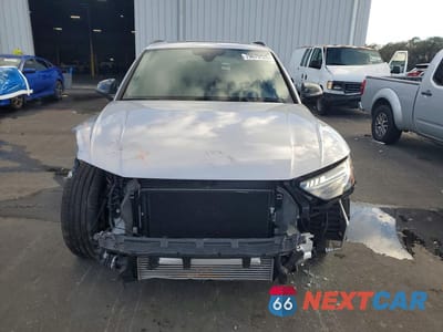 Piąte zdjęcie samochodu w środku: 2024 AUDI SQ5 PRESTIGE VIN:WA1C4AFY9R2022207 - miniatura