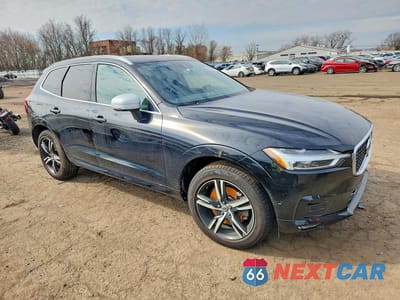 Czwarte zdjęcie samochodu z boku: 2018 VOLVO XC60 T6 R-DESIGN VIN:LYVA22RM1JB079067 - miniatura