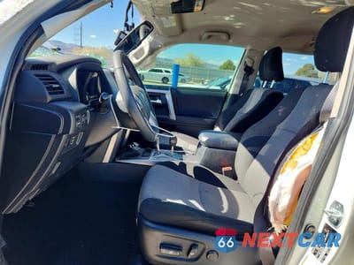 Zdjęcie 7 z 13 samochodu: 2021 TOYOTA 4RUNNER SR5 VIN:JTEMU5JR4M5887932 - miniatura