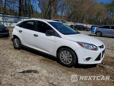 Czwarte zdjęcie samochodu z boku: 2013 FORD FOCUS S VIN:1FADP3E24DL349181 - miniatura
