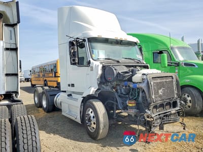 2022 VOLVO VNR - SEMI TRUCK 4V4WC9EH7NN314635 - główne zdjęcie licytacji z USA - miniatura