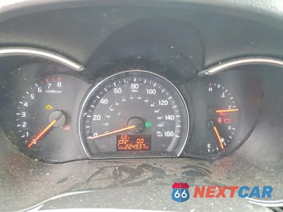 Zdjęcie 9 z 13 samochodu: 2015 KIA SORENTO LX VIN:5XYKTDA67FG616470 - miniatura
