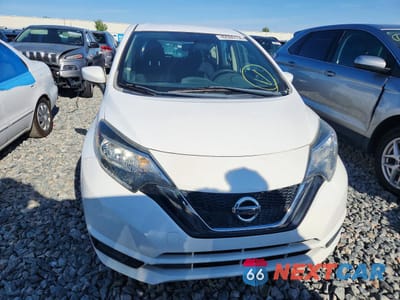Piąte zdjęcie samochodu w środku: 2017 NISSAN VERSA NOTE S PLUS VIN:3N1CE2CP9HL372828 - miniatura