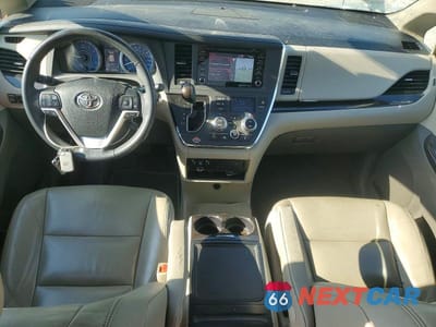 Zdjęcie 8 z 13 samochodu: 2018 TOYOTA SIENNA VIN:5TDYZ3DC0JS937525 - miniatura