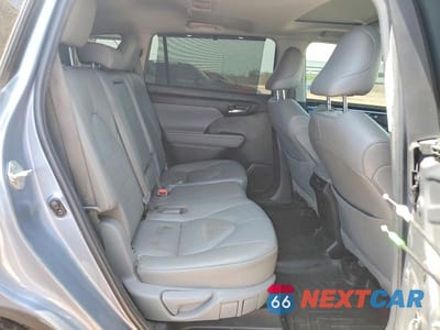 Zdjęcie 11 z 13 samochodu: 2022 TOYOTA HIGHLANDER XLE VIN:5TDHZRBH5NS205107 - miniatura