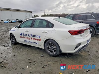 Drugie zdjęcie samochodu z przodu: 2023 KIA FORTE LXS VIN:3KPF24ADXPE586009 - miniatura