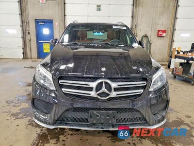 Piąte zdjęcie samochodu w środku: 2017 MERCEDES-BENZ GLE 350 4MATIC VIN:4JGDA5HB2HA920554 - miniatura