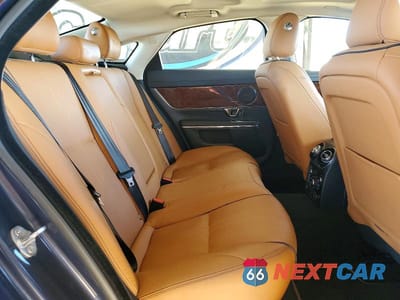 Zdjęcie 10 z 12 samochodu: 2018 JAGUAR XJ R - SPORT VIN:SAJWA1C72J8W17409 - miniatura