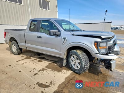 Czwarte zdjęcie samochodu z boku: 2023 FORD F150 SUPER CAB VIN:1FTFX1E87PKE53167 - miniatura