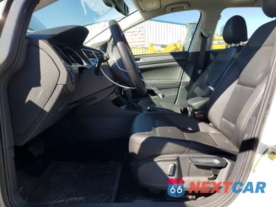 Zdjęcie 7 z 11 samochodu: 2020 VOLKSWAGEN GOLF VIN:3VWG57AU4LM001418 - miniatura