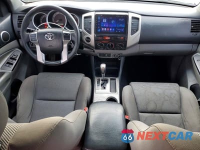 Zdjęcie 8 z 12 samochodu: 2013 TOYOTA TACOMA V6 VIN:3TMMU4FN8DM055458 - miniatura