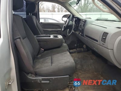 Zdjęcie 10 z 11 samochodu: 2011 CHEVROLET SILVERADO K1500 VIN:1GCNKPEXXBZ292141 - miniatura