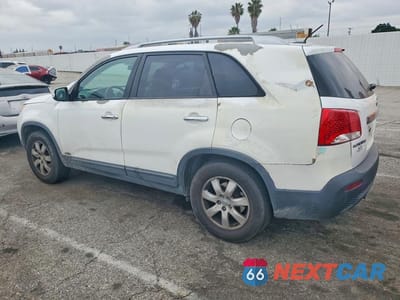 Drugie zdjęcie samochodu z przodu: 2013 KIA SORENTO LX VIN:5XYKTDA29DG403076 - miniatura