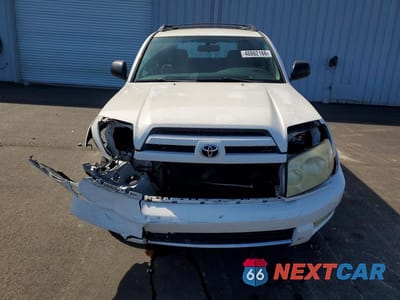 Piąte zdjęcie samochodu w środku: 2004 TOYOTA 4RUNNER SR5 VIN:JTEZU14RX40031199 - miniatura