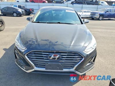 Piąte zdjęcie samochodu w środku: 2019 HYUNDAI SONATA SE VIN:5NPE24AF4KH740232 - miniatura