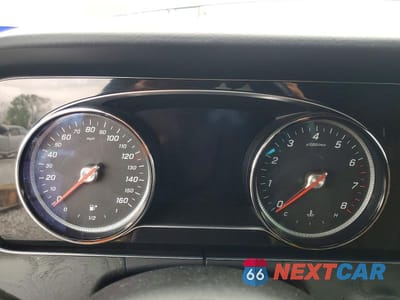 Zdjęcie 9 z 12 samochodu: 2019 MERCEDES-BENZ E 450 4MATIC VIN:WDD1J6JB9KF078786 - miniatura