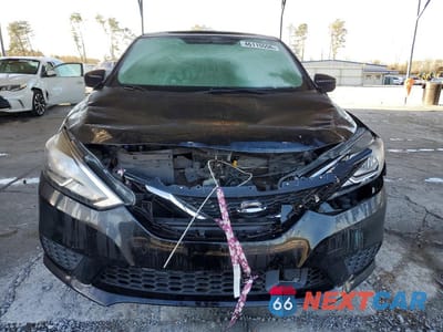 Piąte zdjęcie samochodu w środku: 2019 NISSAN SENTRA S VIN:3N1AB7AP0KY388345 - miniatura