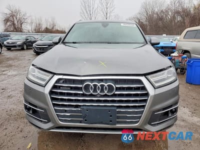 Piąte zdjęcie samochodu w środku: 2017 AUDI Q7 PREMIUM PLUS VIN:WA1LHAF73HD058473 - miniatura