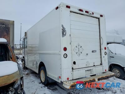 Drugie zdjęcie samochodu z przodu: 2005 FREIGHTLINER CHASSIS M LINE WALK-IN VAN VIN:4UZAANBW65CU21349 - miniatura