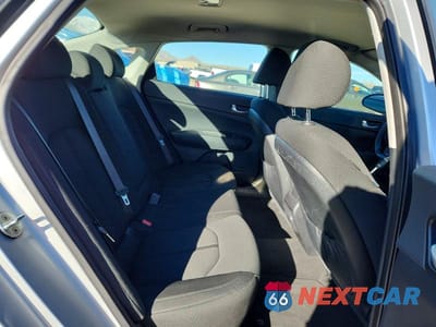 Zdjęcie 10 z 12 samochodu: 2017 KIA OPTIMA LX VIN:KNAGT4L30H5148566 - miniatura