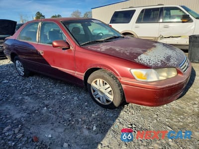 Czwarte zdjęcie samochodu z boku: 2001 TOYOTA CAMRY LE VIN:4T1BG22K91U805032 - miniatura