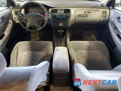 Zdjęcie 8 z 12 samochodu: 2002 HONDA ACCORD EX VIN:1HGCG66832A105848 - miniatura