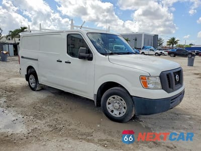 Czwarte zdjęcie samochodu z boku: 2017 NISSAN NV 1500 S VIN:1N6BF0KY7HN810294 - miniatura
