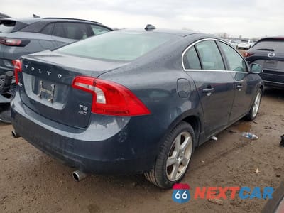 Trzecie zdjęcie samochodu z tyłu: 2013 VOLVO S60 T5 VIN:YV1612FH5D1226710 - miniatura