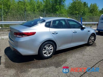 Trzecie zdjęcie samochodu z tyłu: 2018 KIA OPTIMA LX VIN:5XXGT4L3XJG229000 - miniatura