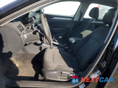 Zdjęcie 7 z 12 samochodu: 2012 VOLKSWAGEN PASSAT S VIN:1VWAP7A30CC056960 - miniatura