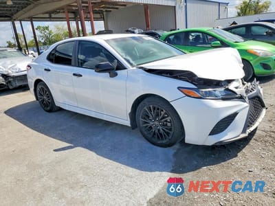 Czwarte zdjęcie samochodu z boku: 2020 TOYOTA CAMRY SE NIGHTSHADE VIN:4T1G11AK0LU301507 - miniatura