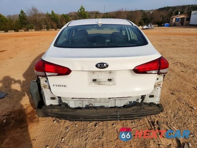 Zdjęcie 6 z 12 samochodu: 2017 KIA FORTE LX VIN:3KPFK4A76HE059600 - miniatura
