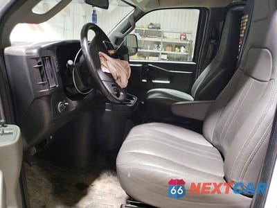 Zdjęcie 7 z 12 samochodu: 2023 CHEV EXPRESS G2500 VIN:1GCWGAFP1P1218890 - miniatura