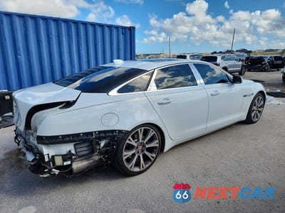 Trzecie zdjęcie samochodu z tyłu: 2019 JAGUAR XJL PORTFOLIO VIN:SAJWA2G71K8W18228 - miniatura