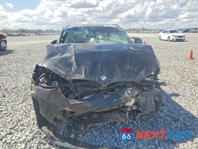 Piąte zdjęcie samochodu w środku: 2023 BMW X4 M VIN:5YM23EC06P9P61783 - miniatura