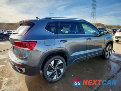 Trzecie zdjęcie samochodu z tyłu: 2024 VOLKSWAGEN TAOS SE VIN:3VVVX7B29RM029811 - miniatura