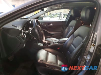 Zdjęcie 7 z 12 samochodu: 2015 MERCEDES-BENZ GLA 250 4MATIC VIN:WDCTG4GB2FJ059622 - miniatura