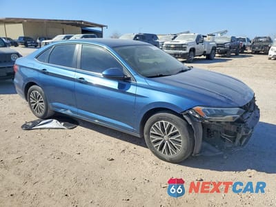 Czwarte zdjęcie samochodu z boku: 2021 VOLKSWAGEN JETTA S VIN:3VWC57BU1MM027179 - miniatura