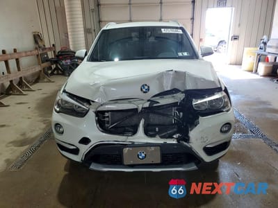 Piąte zdjęcie samochodu w środku: 2018 BMW X1 XDRIVE28I VIN:WBXHT3C34J3H30064 - miniatura