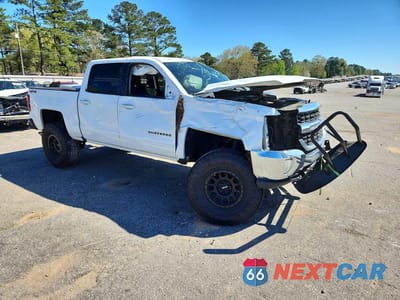 Czwarte zdjęcie samochodu z boku: 2016 CHEVROLET SILVERADO K1500 LT VIN:3GCUKREC5GG139677 - miniatura
