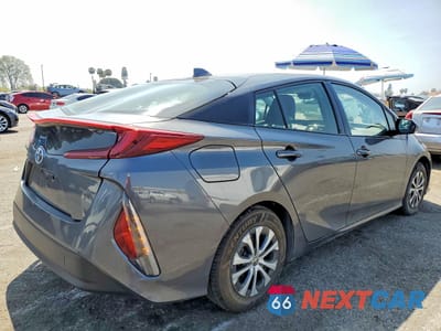 Trzecie zdjęcie samochodu z tyłu: 2020 TOYOTA PRIUS PRIME LE VIN:JTDKARFP9L3160007 - miniatura