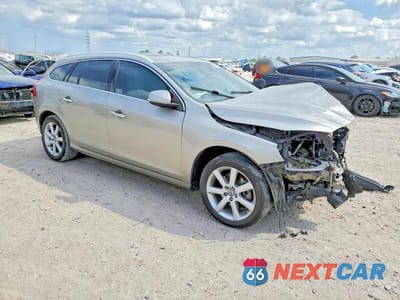 Czwarte zdjęcie samochodu z boku: 2016 VOLVO V60 T5 PLATINUM VIN:YV140MEM4G1304077 - miniatura